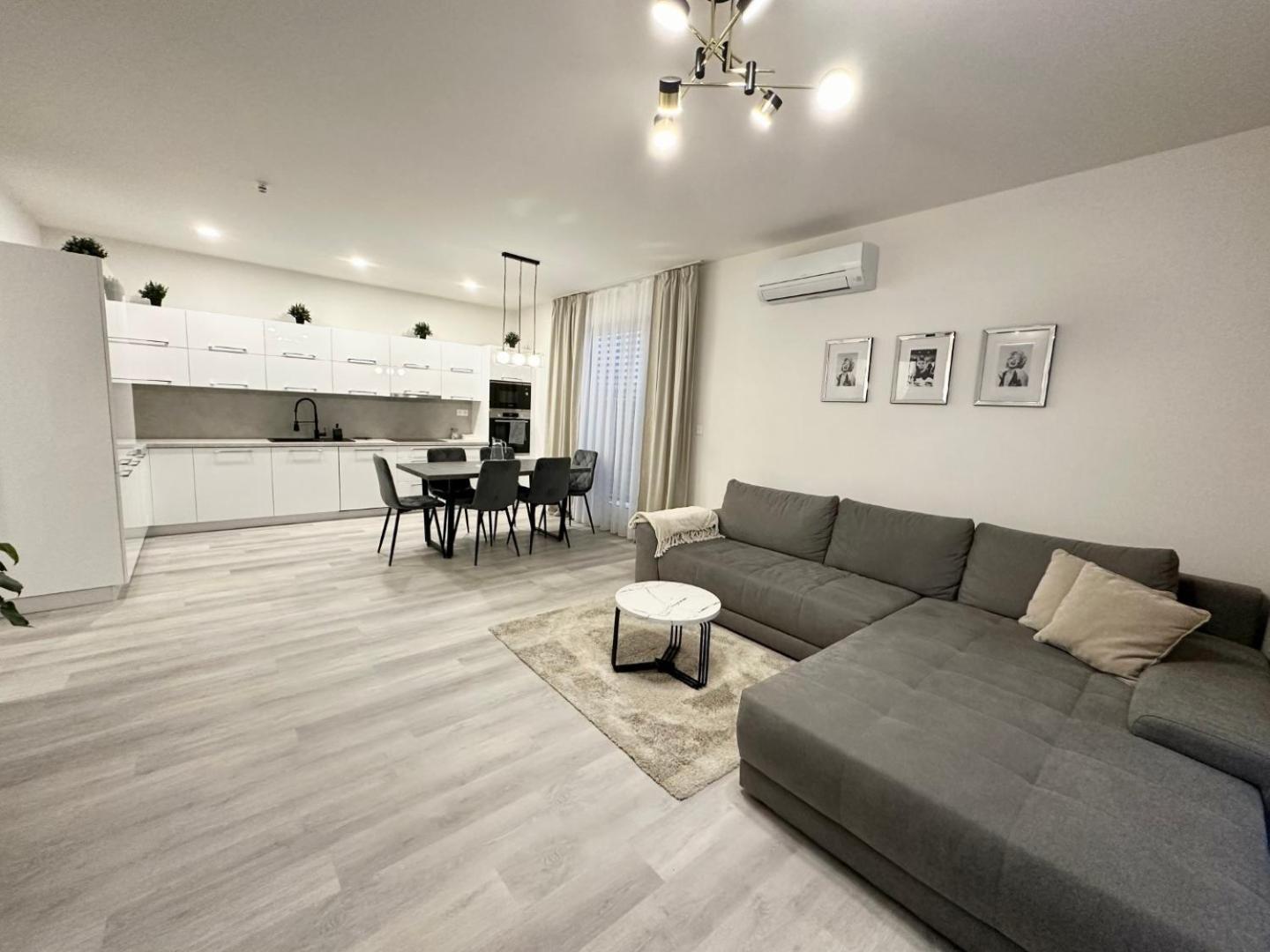 Klimatizovany Apartmanovy Dom S Virivkou, 9A Сенець Екстер'єр фото